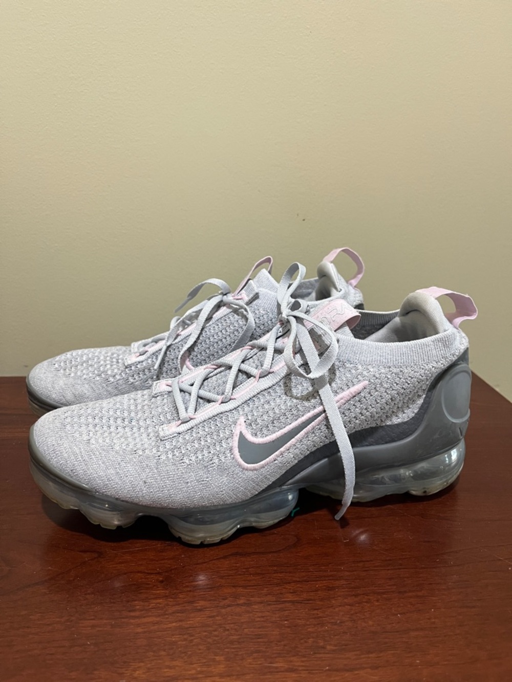 Nike Women's Light Grey & Pink Flyknit VaporMax Sneakers size 7Y-8.5 C desc.